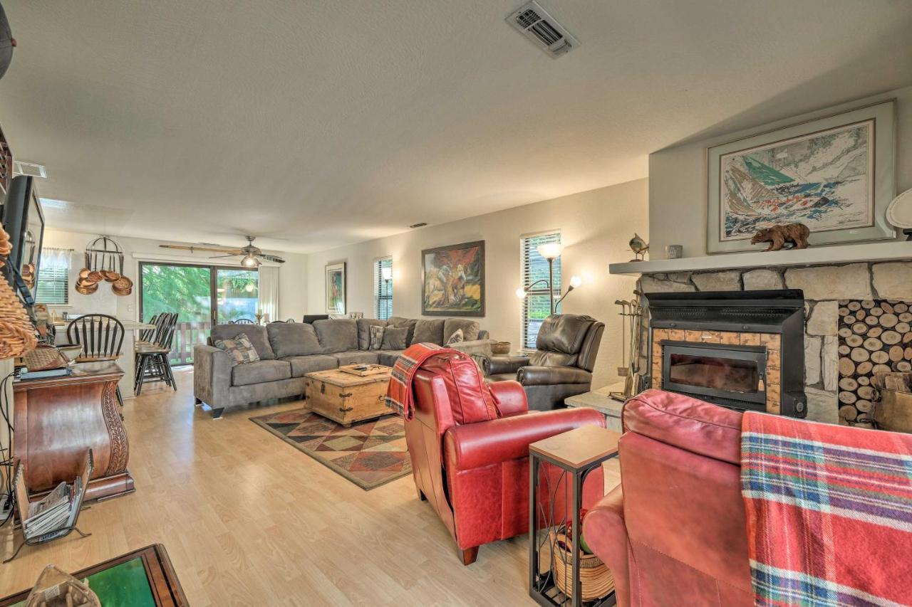 Pine Mountain Lake Haven With Spacious Deck! Groveland Eksteriør bilde